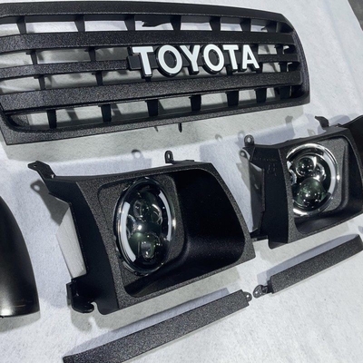 Ein guter Preis. OEM-kompatibel 5311190A09/5310160030 Toyota Land Cruise Originalgröße Vordergitter mit schwarz/weiß/chromförmigem Aufzug Online